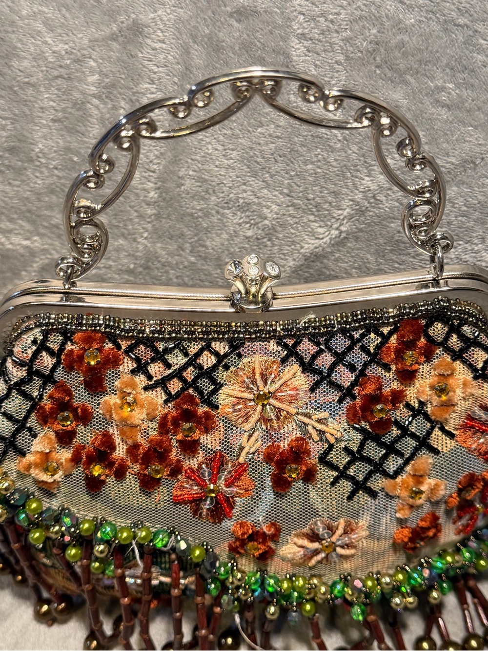 Leko London Carpet Beaded Evening Clutch - Picture 3 of 6